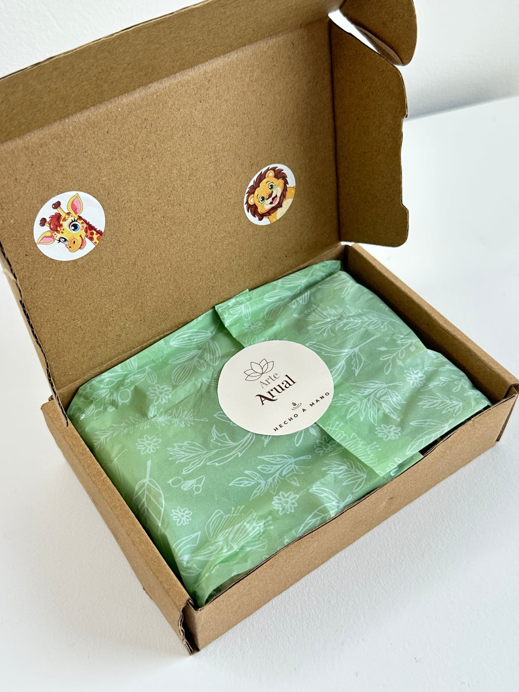 PequeArual Box – Zoo Edition